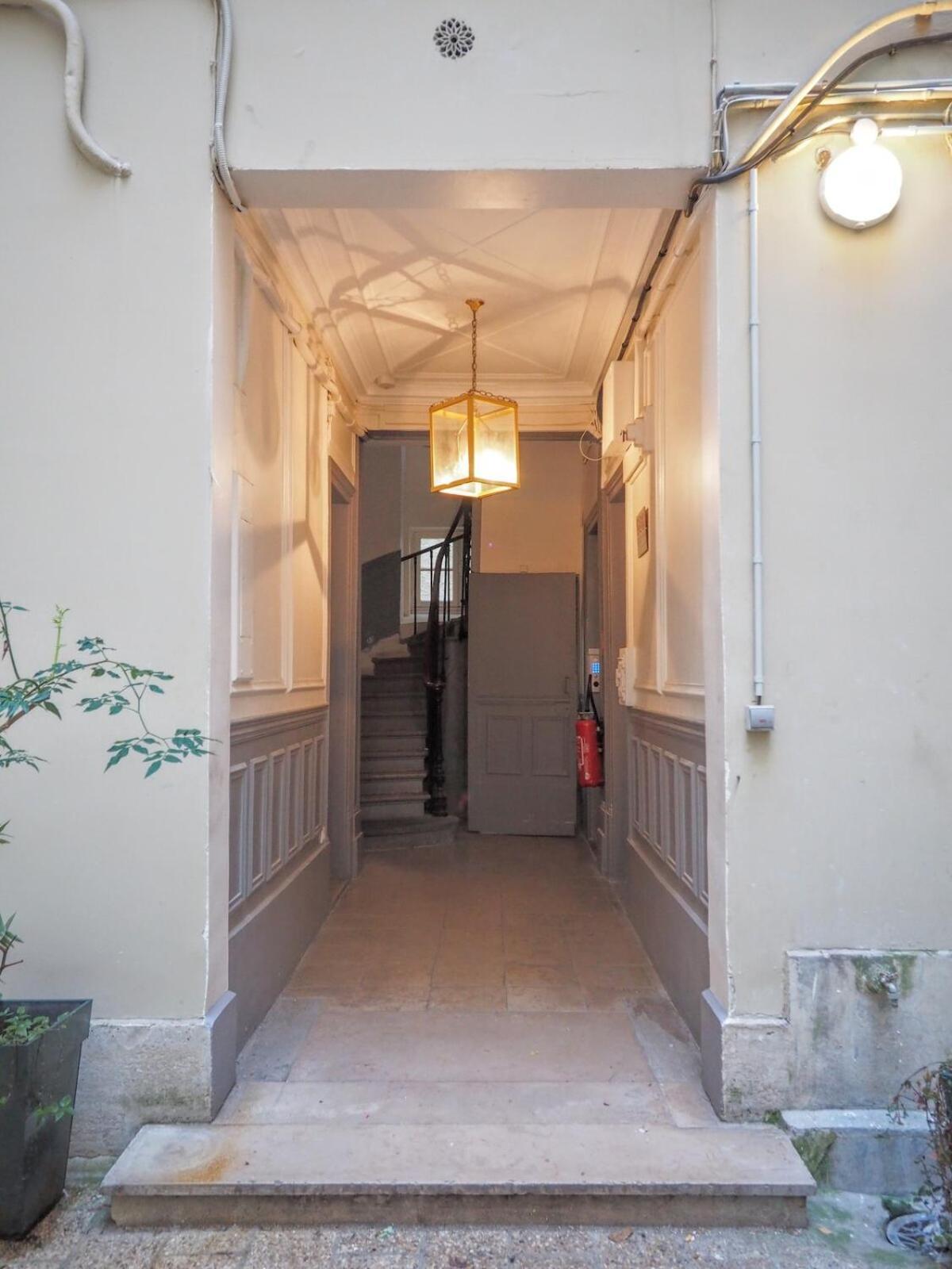 St Germain Sartre Chicsuites Paris Exterior photo